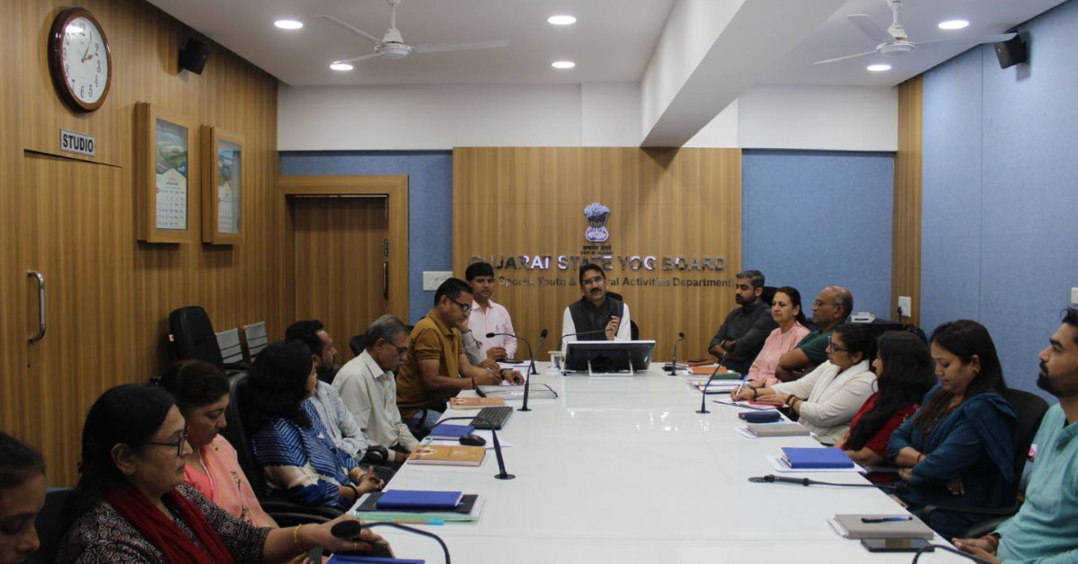 Aerial view of crowd